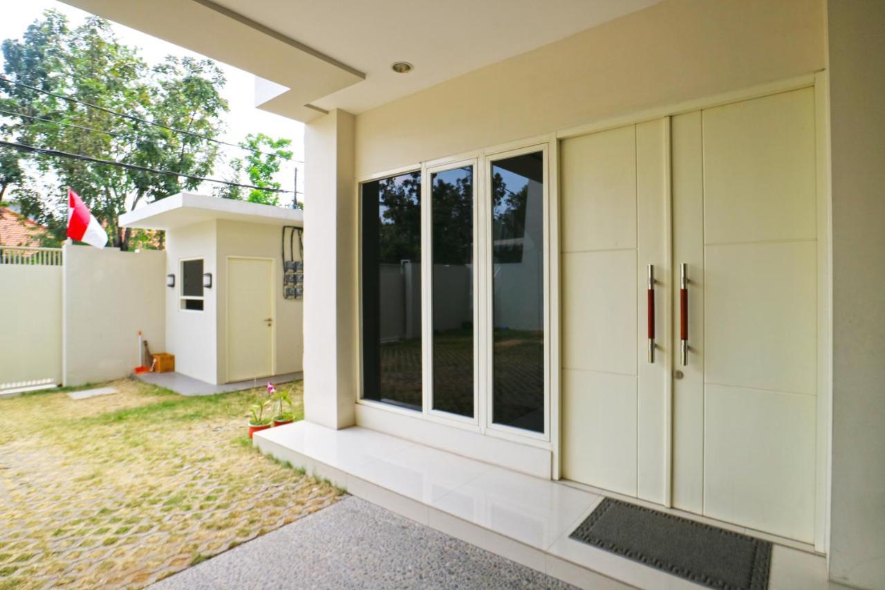 Velozip Kos Exclusive Apartment Surabaya Exterior photo